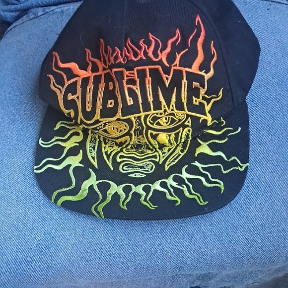 Sublime Black Cap with Colorful Sun Design - Picture 1 of 2